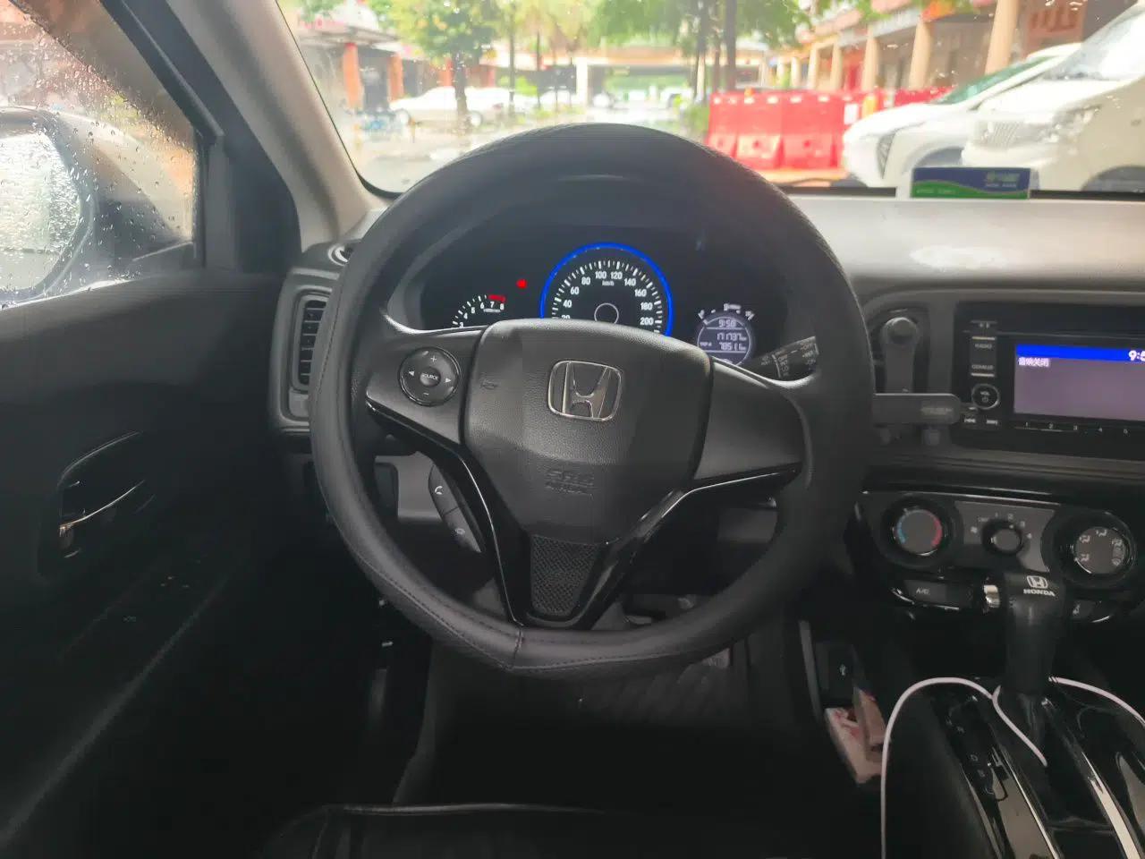 Honda Vezel 2017 1.5L CVT 2WD Comfort Model — миниатюра 10