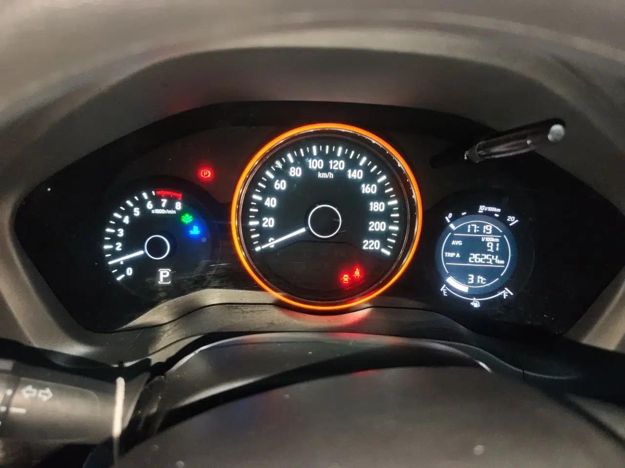 Honda Vezel 2017 1.8L CVT 2WD Elite Model — миниатюра 11