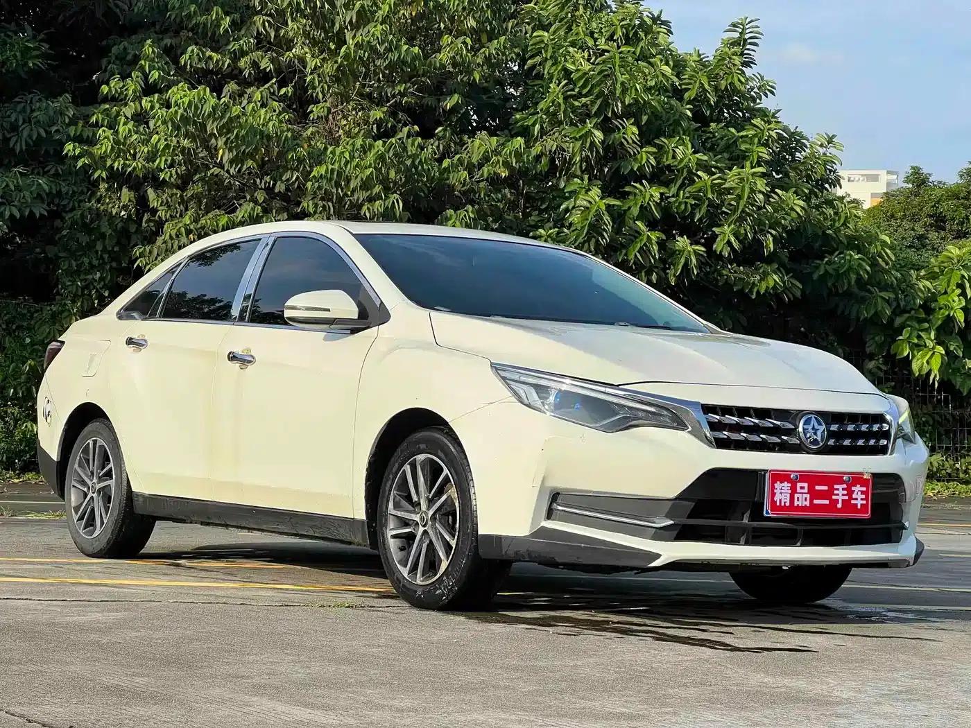 Venucia D60 2018 1.6L CVT Intelligent Elite Edition — миниатюра 3