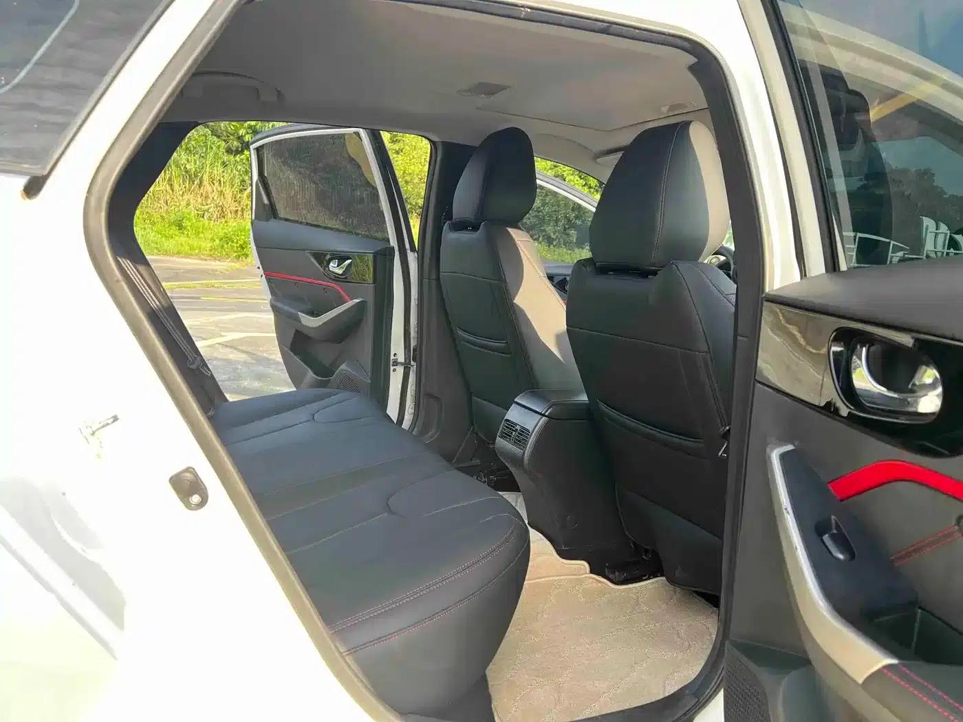 Venucia D60 2018 1.6L CVT Intelligent Elite Edition — миниатюра 10
