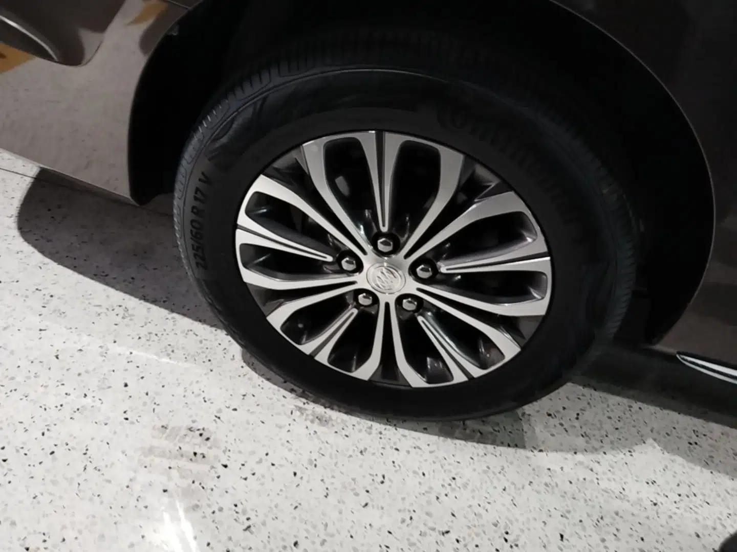 Buick GL8 2023 Land Executive Class Comfort Model — миниатюра 11