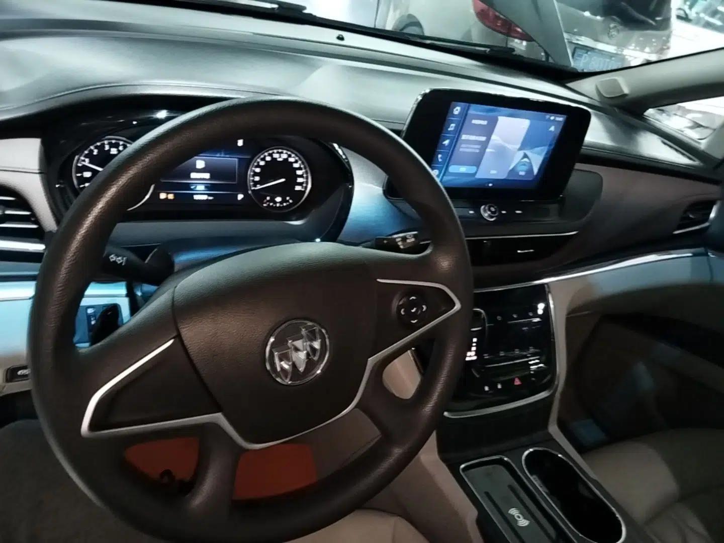 Buick GL8 2023 Land Executive Class Comfort Model — миниатюра 12