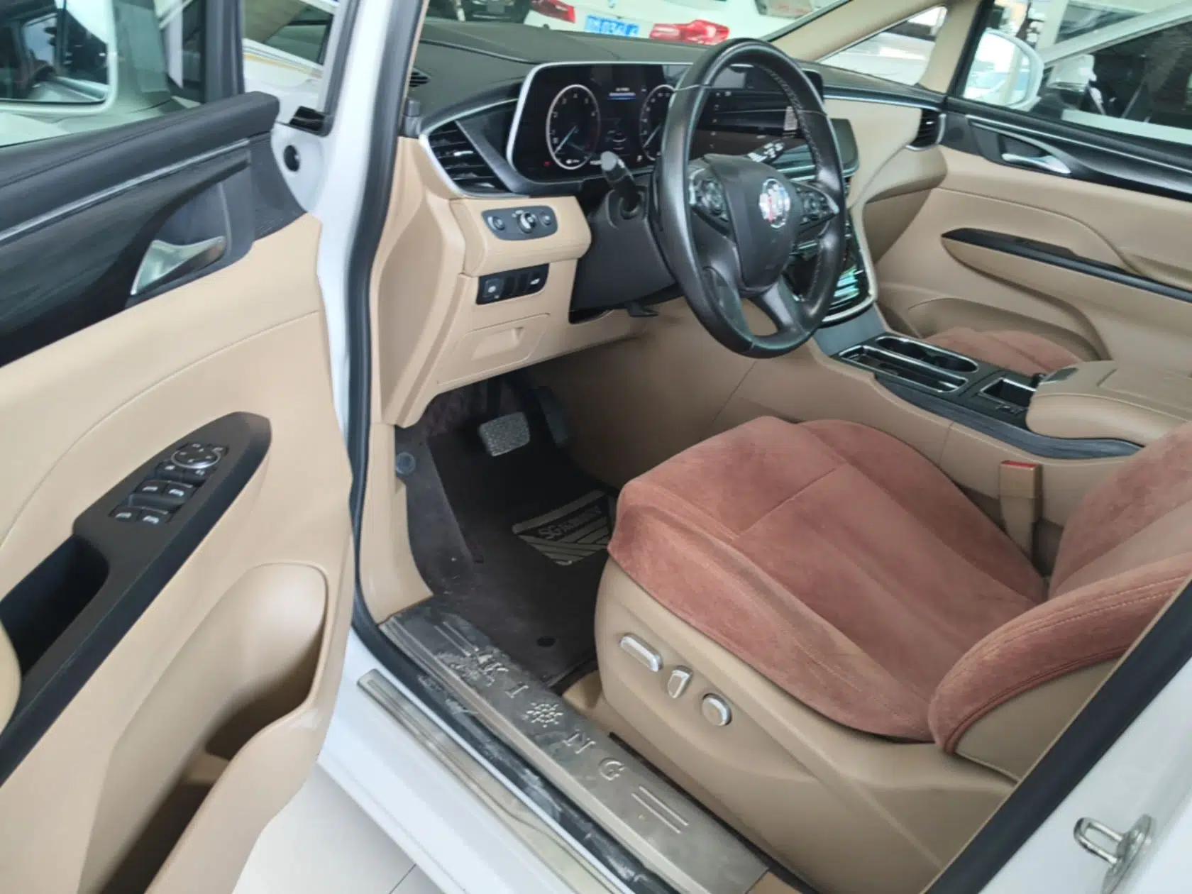 Buick GL8 2021 ES Land Cruiser 653T Luxury Edition — миниатюра 18