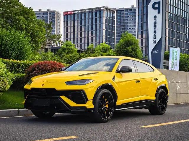 2023 Urus 4.0T V8 S
