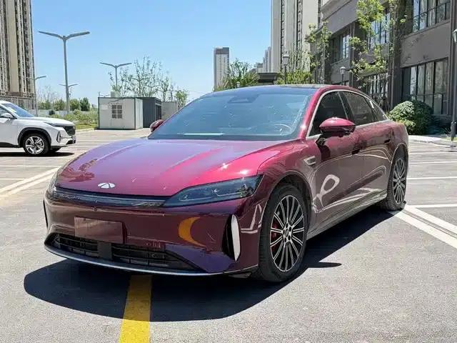 Fengyun A9L 2025 All-Wheel Drive High-Performance Peak Edition
