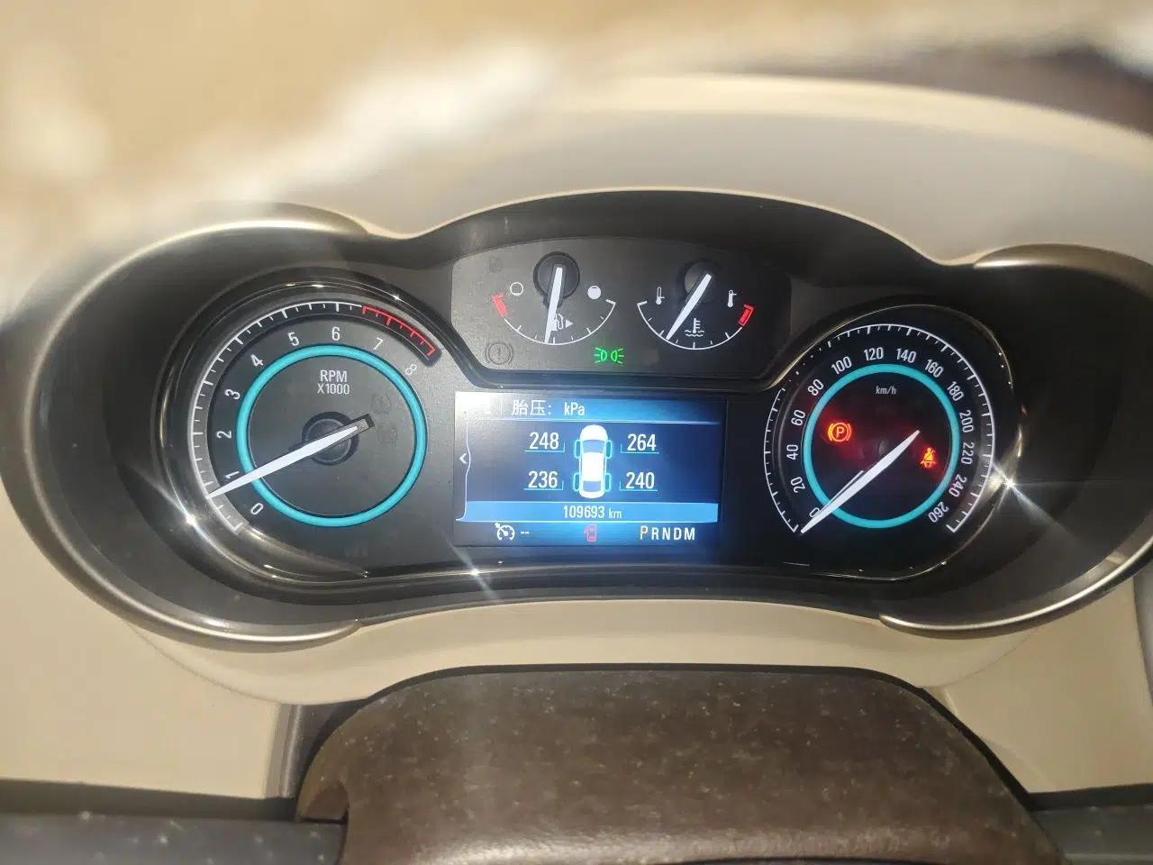 Buick LaCrosse 2013 2.4L SIDI Leading Comfort Version — миниатюра 11