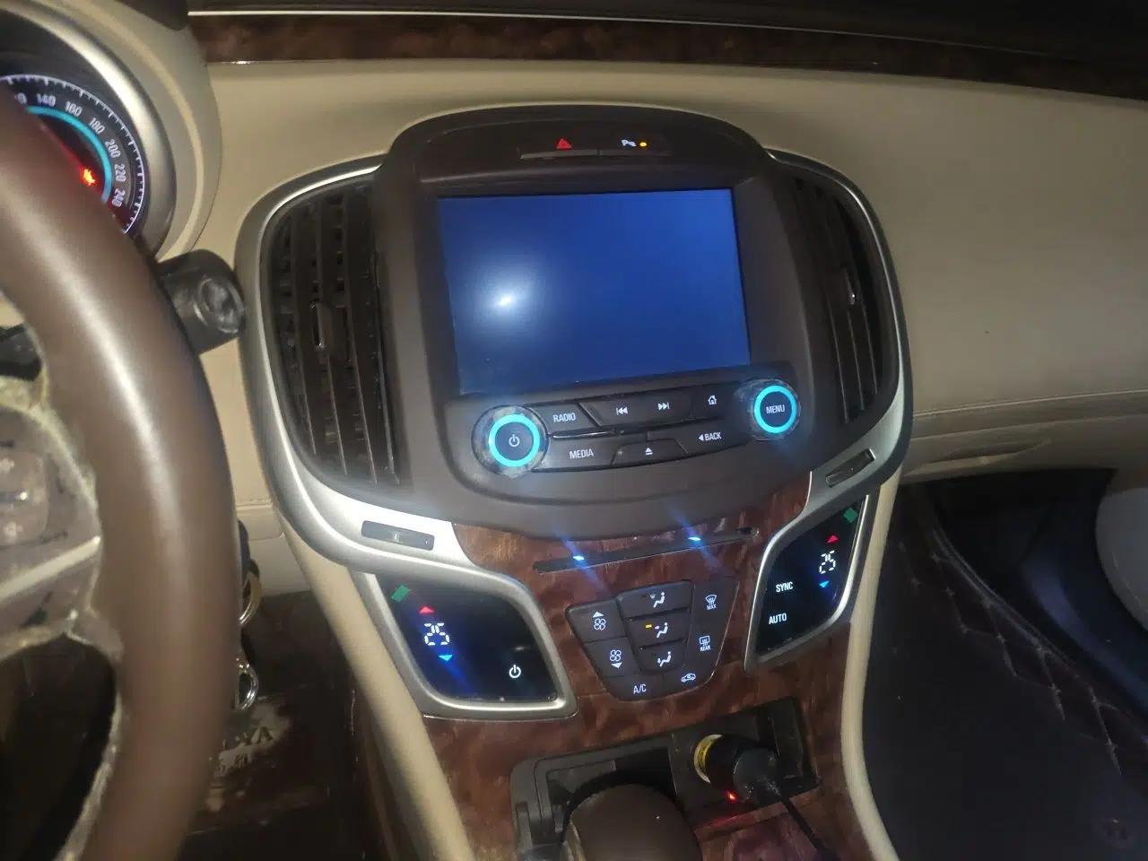 Buick LaCrosse 2013 2.4L SIDI Leading Comfort Version — миниатюра 13