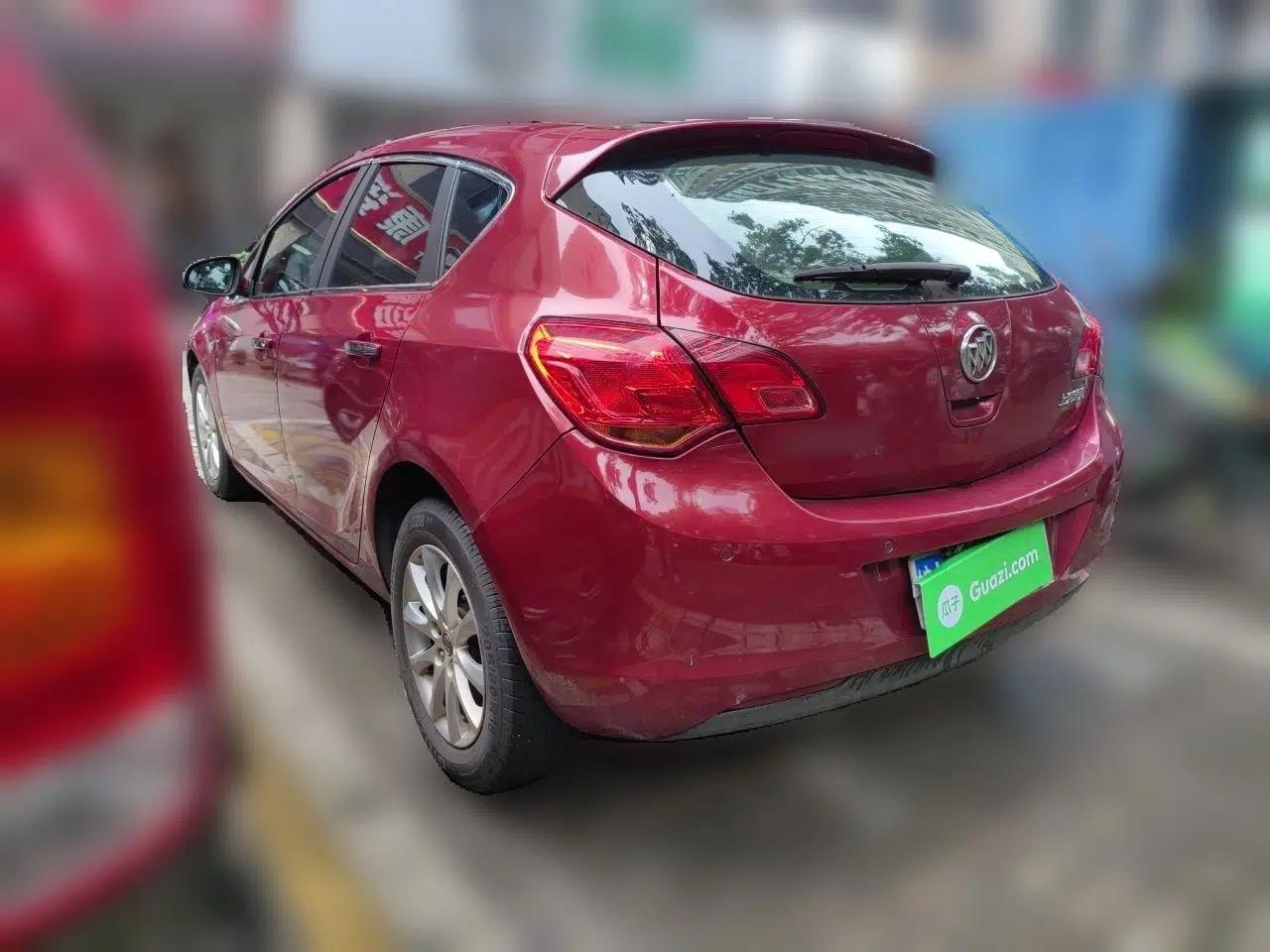 Buick GT 2012 XT 1.6L Manual Entry-Level Model — миниатюра 4