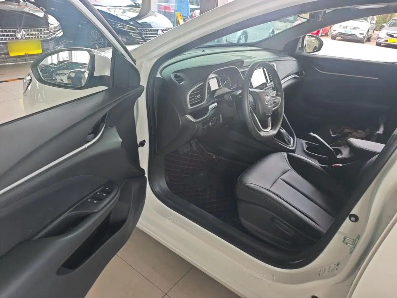 Buick GT 2021 Revised Version 1.3T Automatic Mild Hybrid Advanced Edition — миниатюра 18