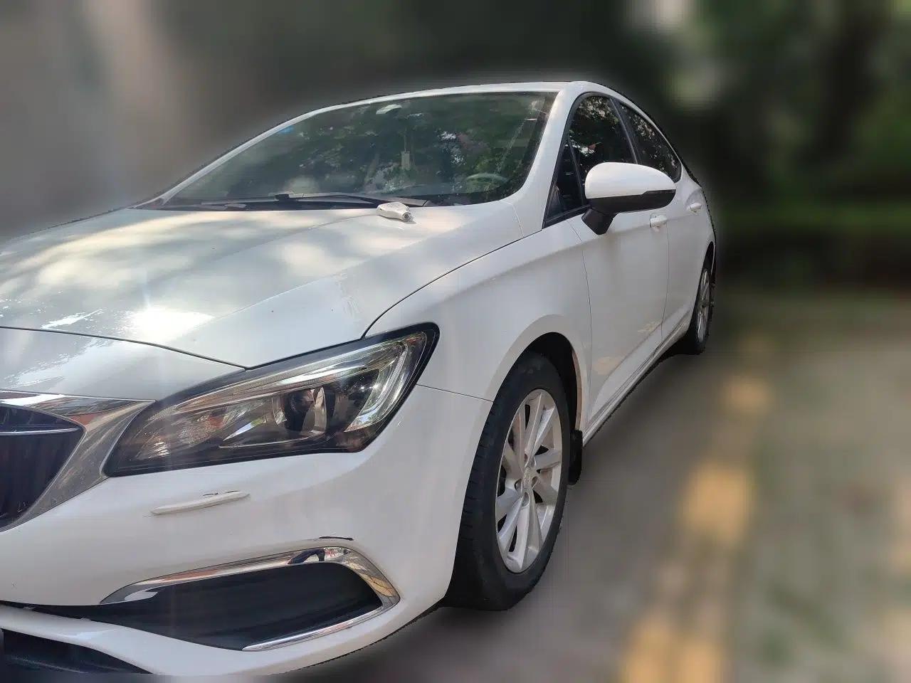Buick Verano 2018 Sedan 15S Automatic Leading Model — миниатюра 1