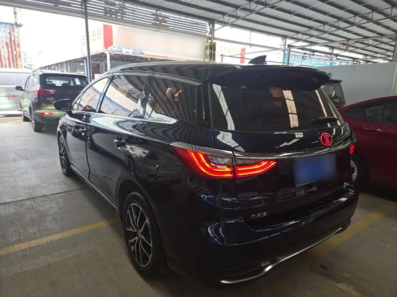 BYD Song MAX 2017 1.5T Automatic Smart Connect Elite 7-Seater — миниатюра 4