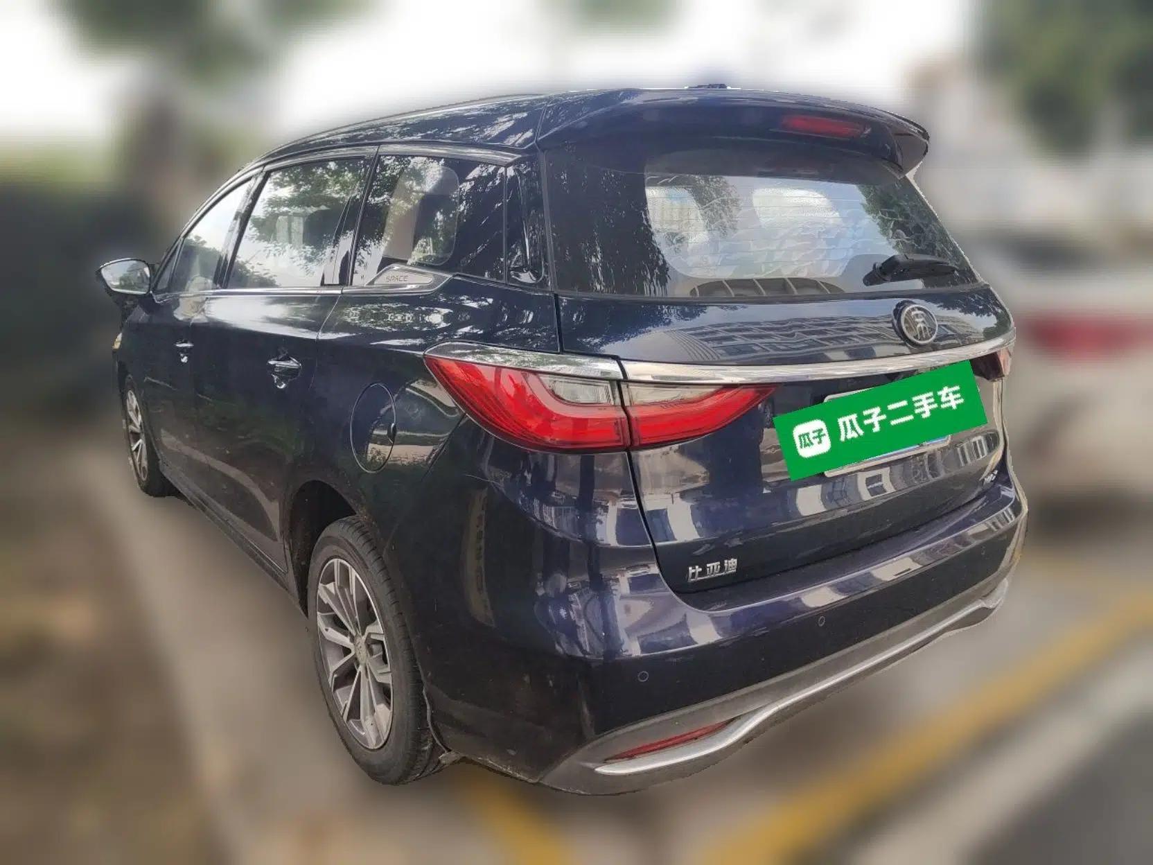 BYD Song MAX 2019 1.5T Automatic Smart Connect Ruiyi Sunroof Version 6 Seats China VI Standard — миниатюра 4