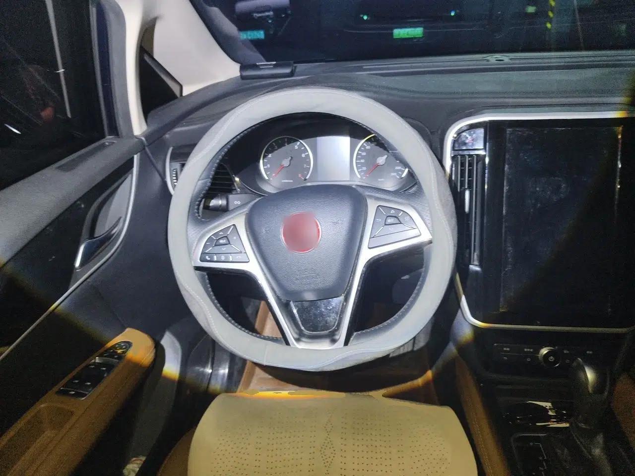 BYD Song MAX 2018 1.5T Automatic Smart Connect Elite Model with 6 Seats — миниатюра 10