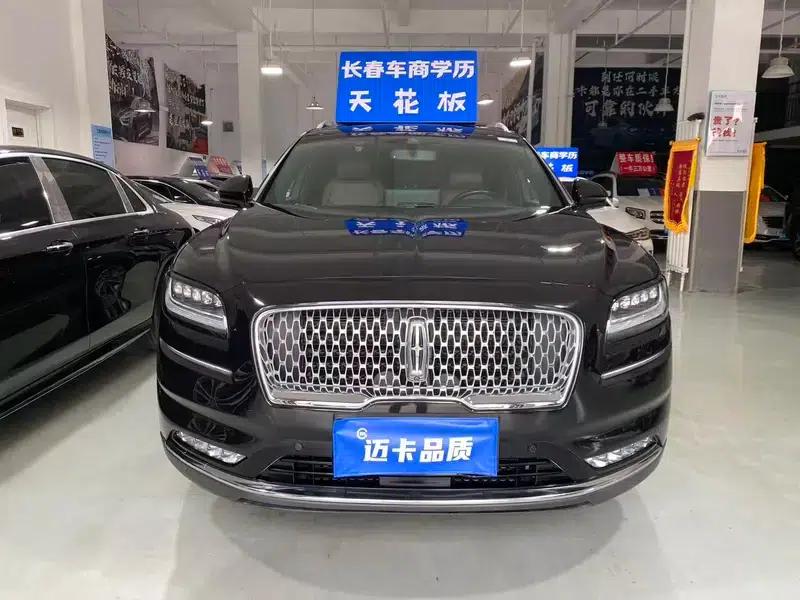 Navigator 2021 2.7T AWD Premium Edition — миниатюра 2