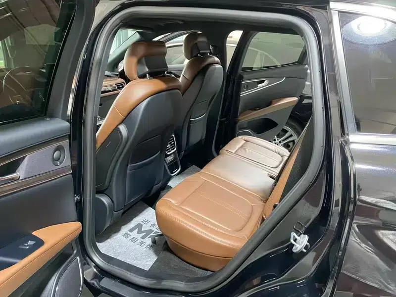 Navigator 2021 2.7T AWD Premium Edition — миниатюра 23