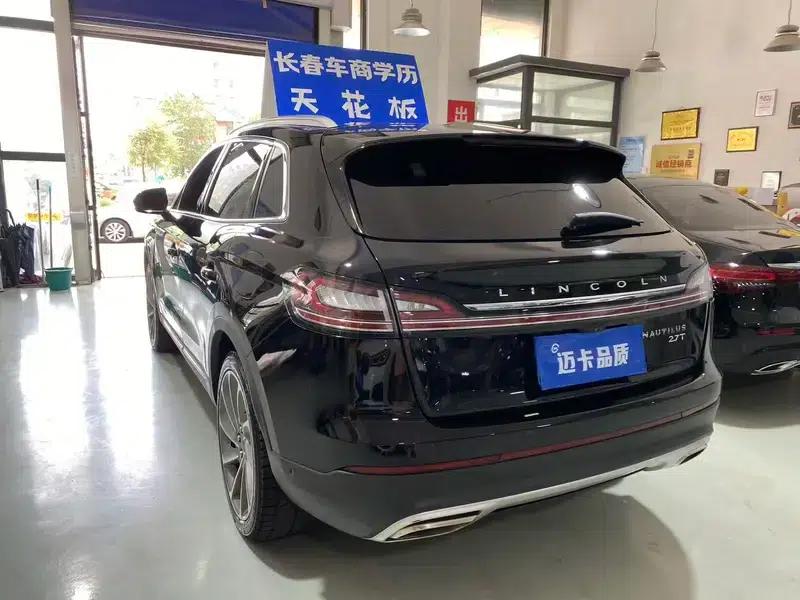 Navigator 2021 2.7T AWD Premium Edition — миниатюра 4