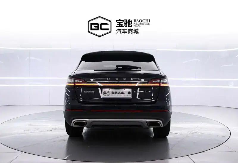 Navigator 2021 2.0T AWD Premium Edition — миниатюра 3