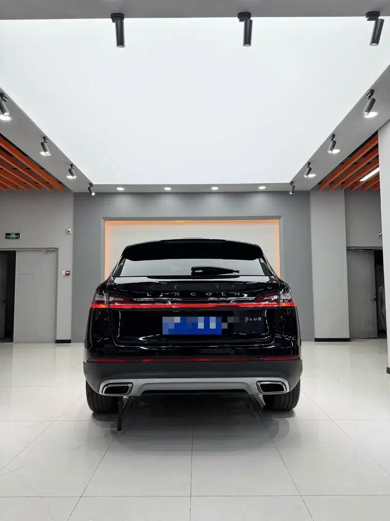 Navigator 2021 2.0T AWD California Coast Limited Edition — миниатюра 4