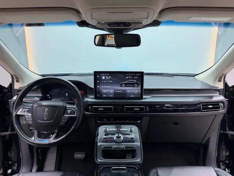 Navigator 2021 2.0T AWD California Coast Limited Edition — миниатюра 7