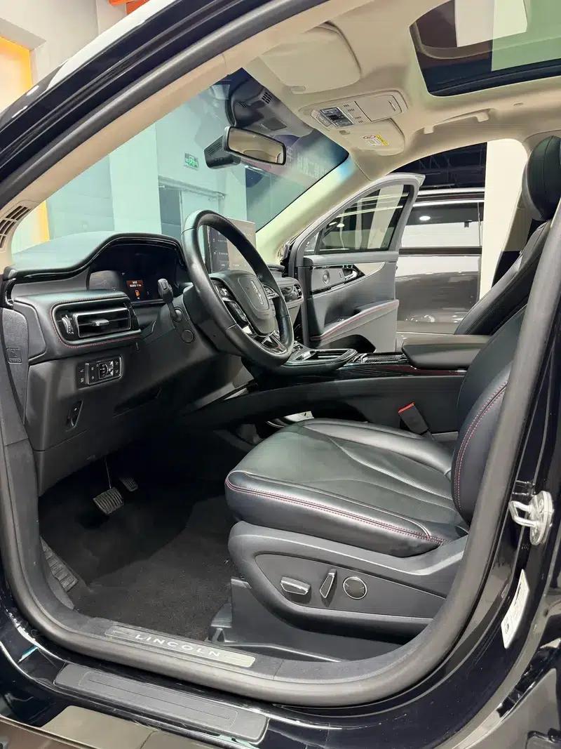 Navigator 2021 2.0T AWD California Coast Limited Edition — миниатюра 8