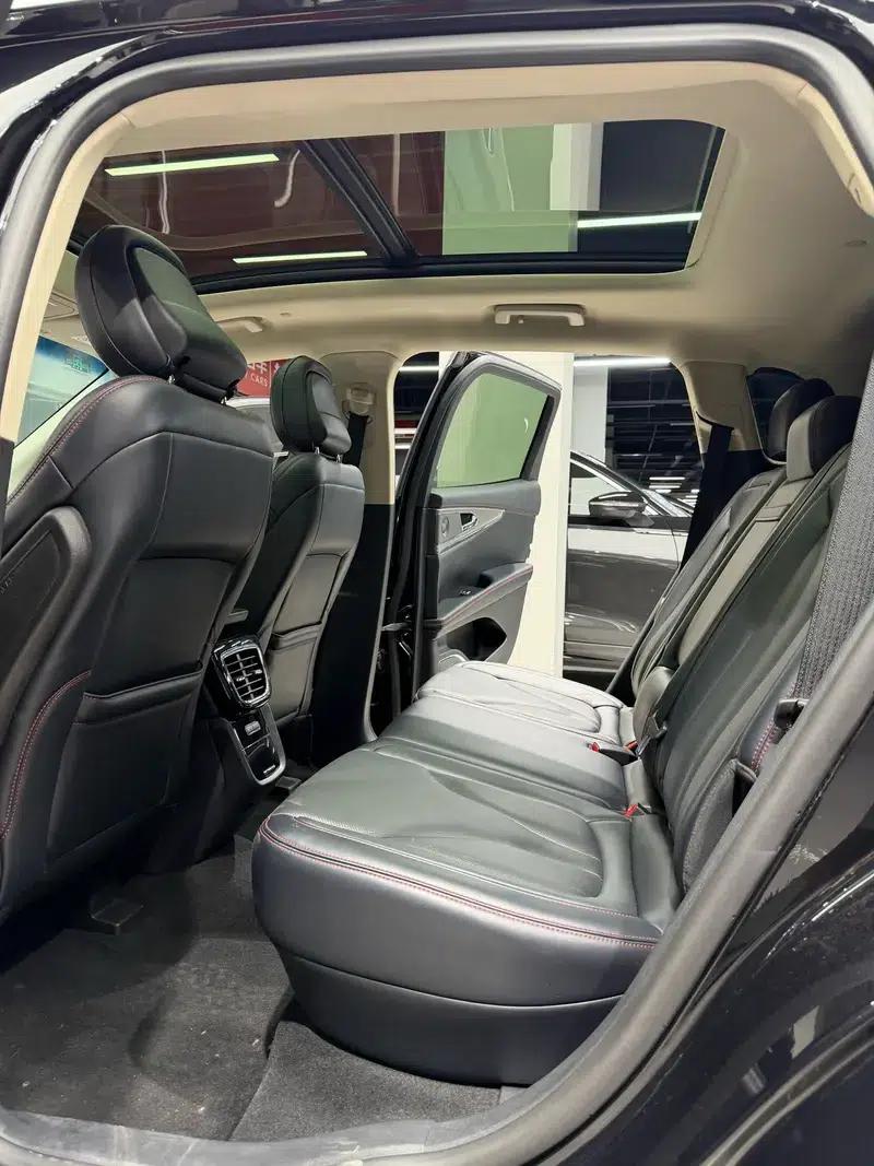 Navigator 2021 2.0T AWD California Coast Limited Edition — миниатюра 9