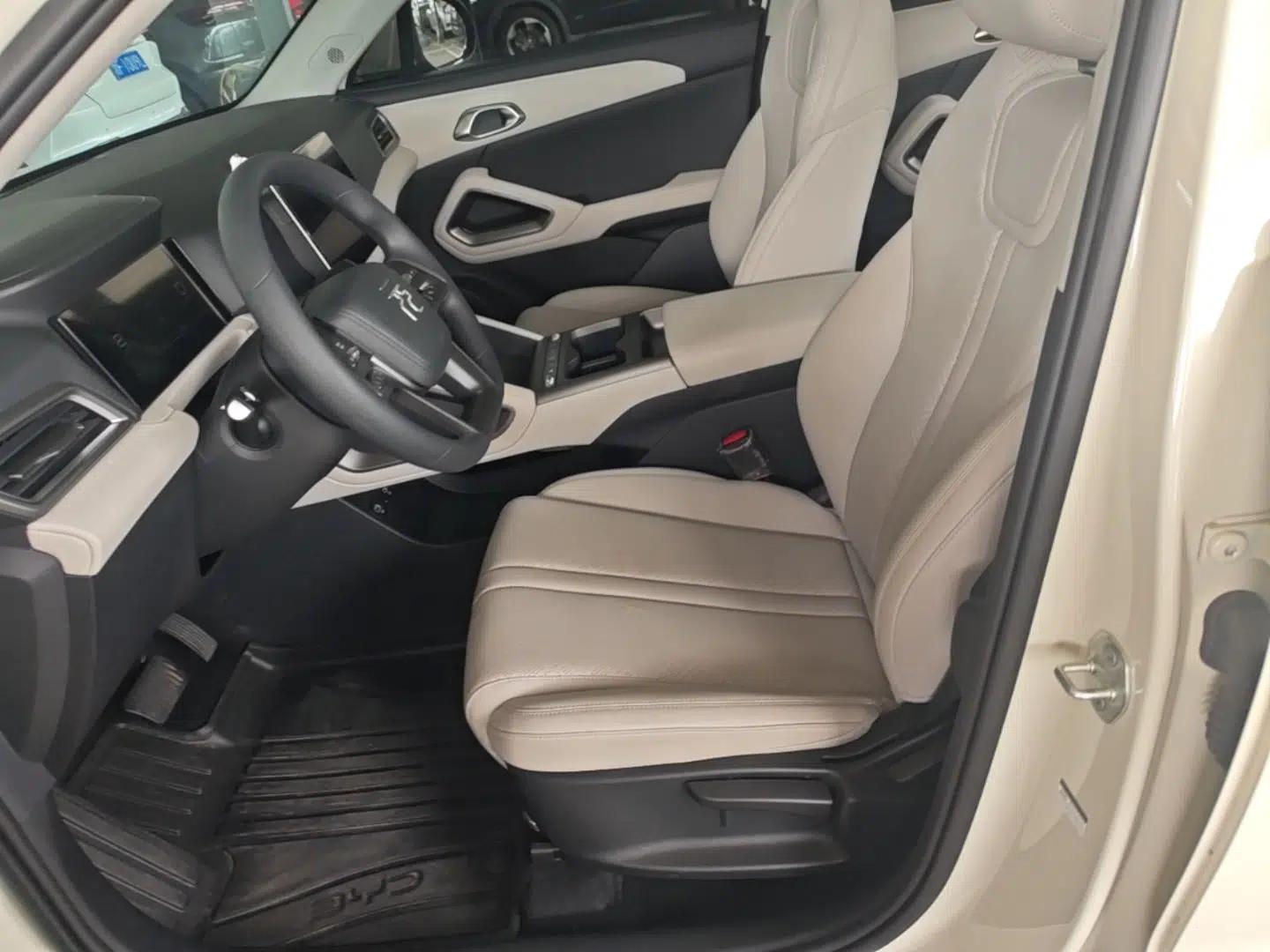 BYD Yuan UP 2025 Model 301KM Leading Version — миниатюра 17