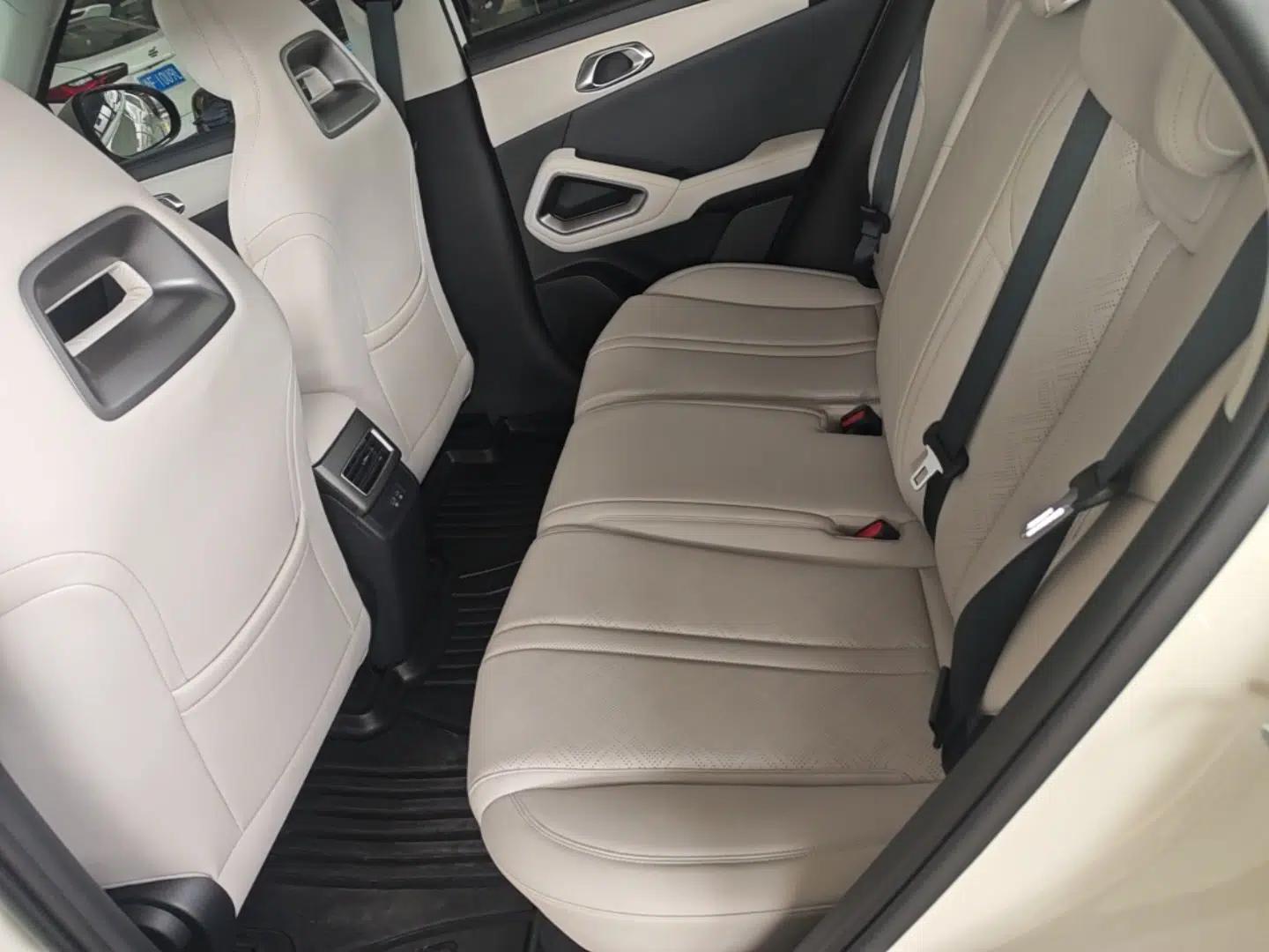 BYD Yuan UP 2025 Model 301KM Leading Version — миниатюра 20