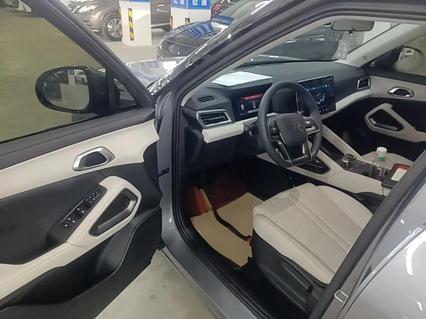 BYD Yuan UP 2024 401KM Leading Edition — миниатюра 18