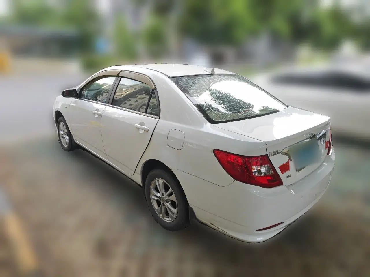 BYD F3 2015 Energy-Saving Edition 1.5L Manual Luxury Model — миниатюра 4