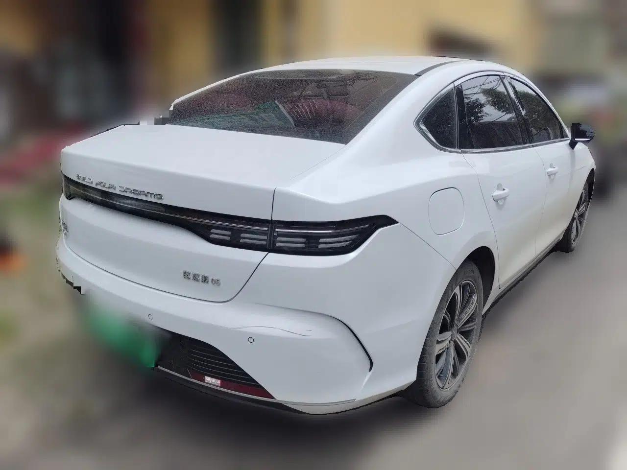 BYD Destroyer 05 2022 DM-i 120KM Prestige Model — миниатюра 6