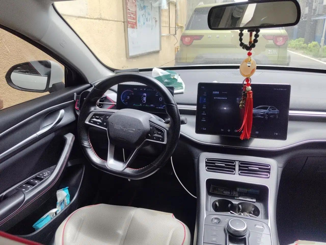 BYD Destroyer 05 2022 DM-i 120KM Prestige Model — миниатюра 10