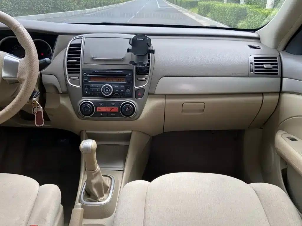 Nissan Sylphy 2016 Classic 1.6XE Manual Comfort Edition — миниатюра 9