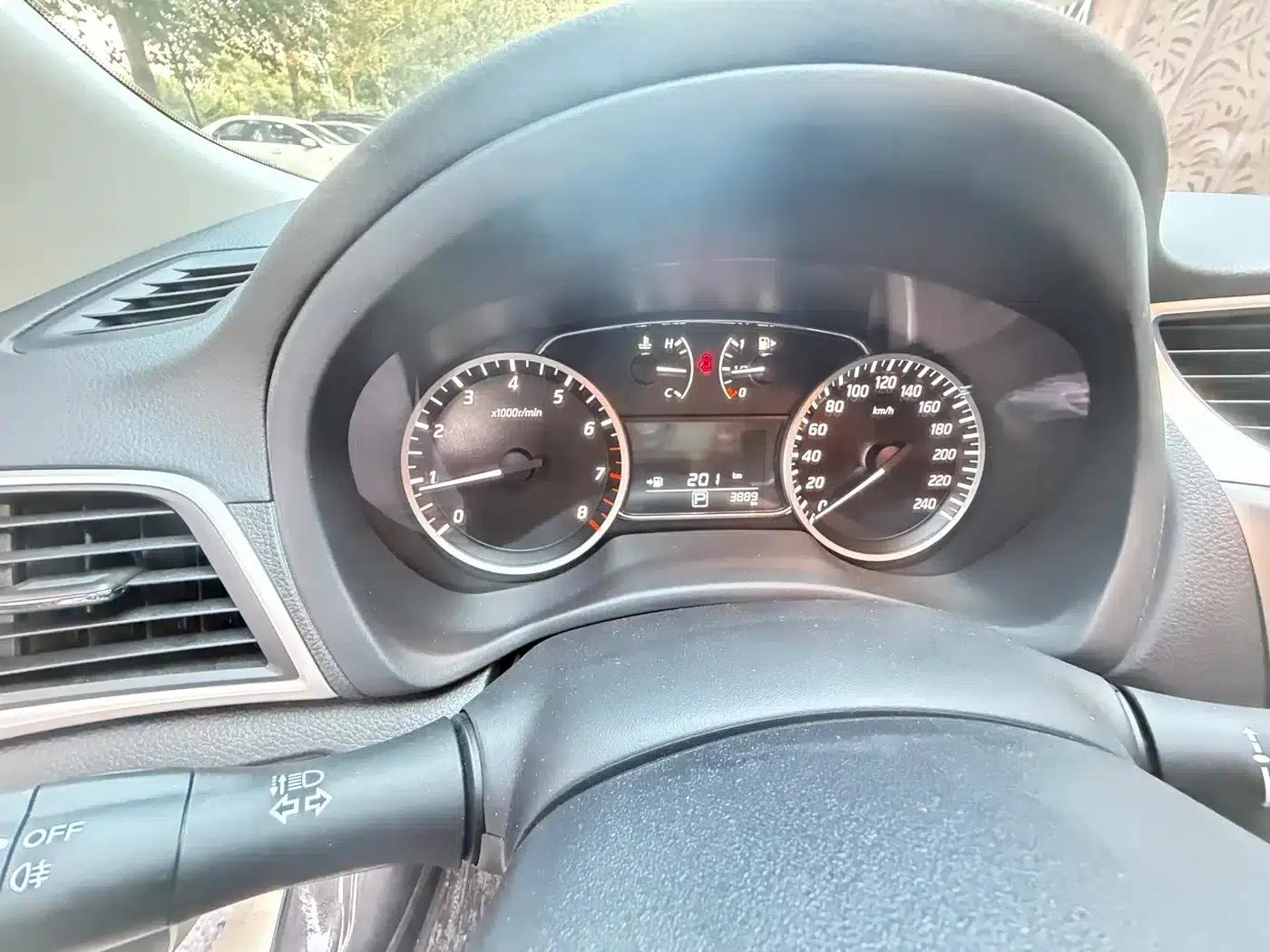 Nissan Sylphy 2024 Classic 1.6XE CVT Comfort Edition — миниатюра 8