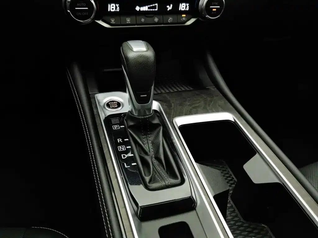 Teana 2024 2.0L SV Black Gold Edition — миниатюра 13