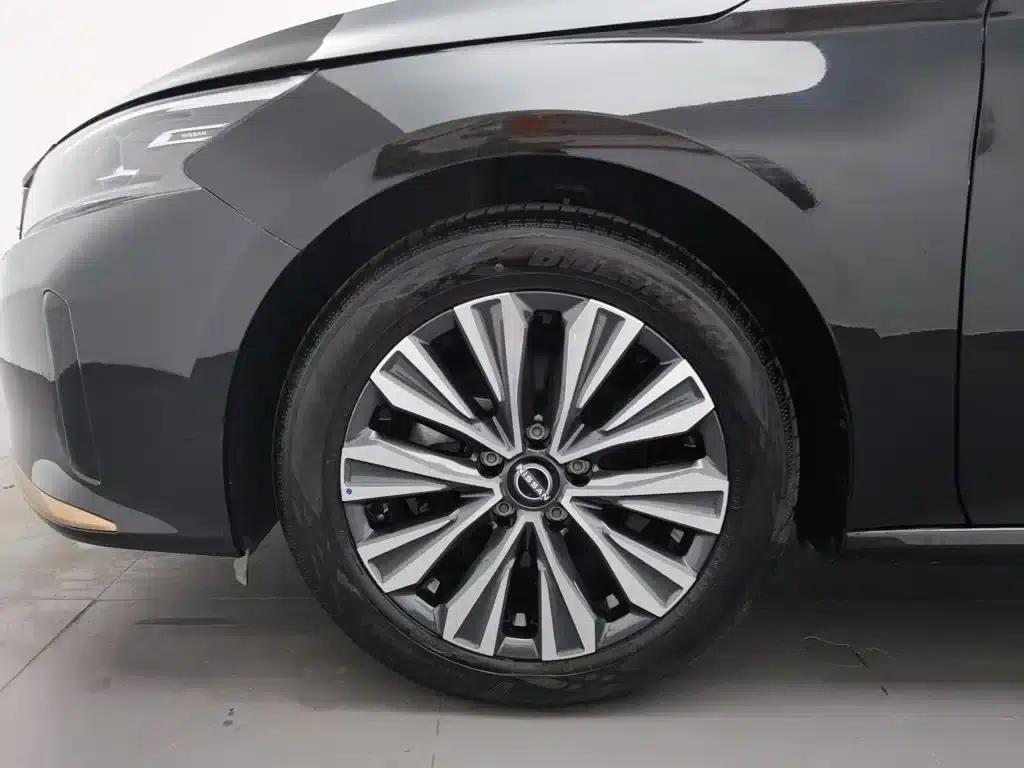 Teana 2024 2.0L SV Black Gold Edition — миниатюра 17