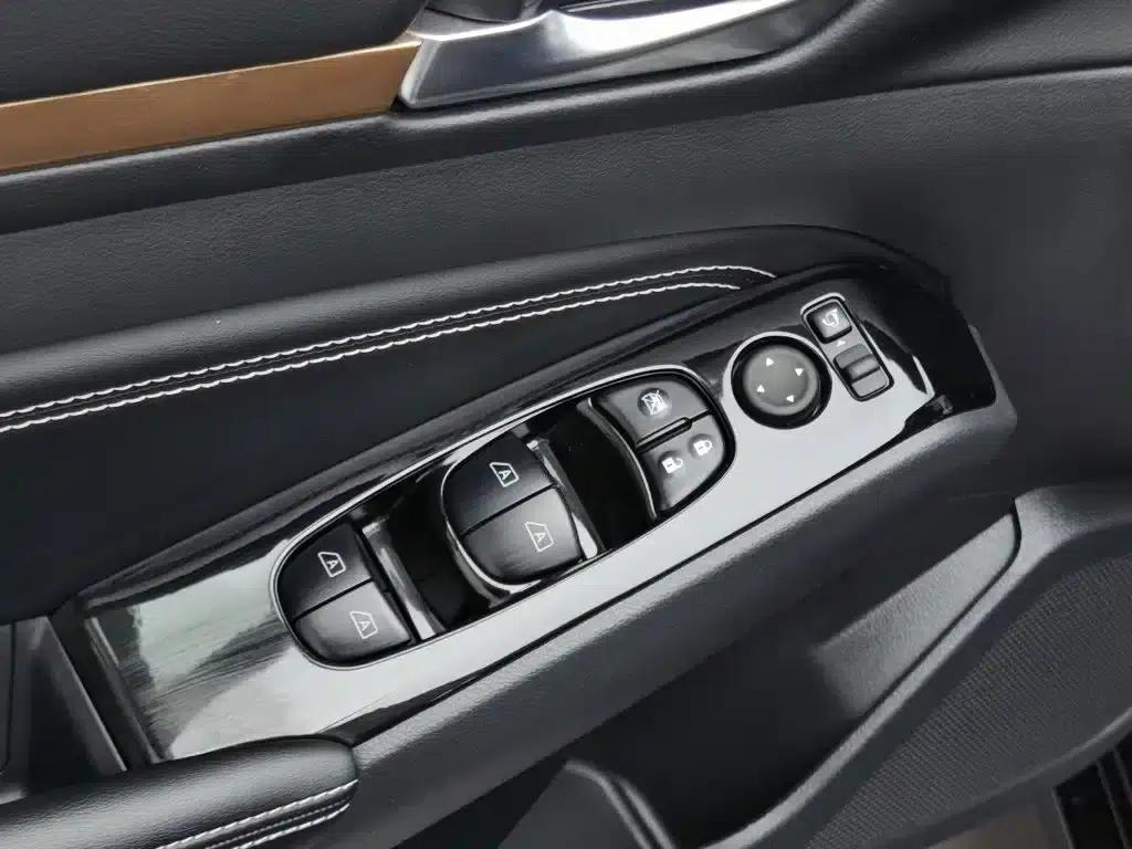 Teana 2024 2.0L SV Black Gold Edition — миниатюра 9