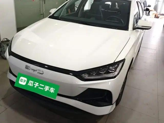 BYD e2 2023 Luxury Model
