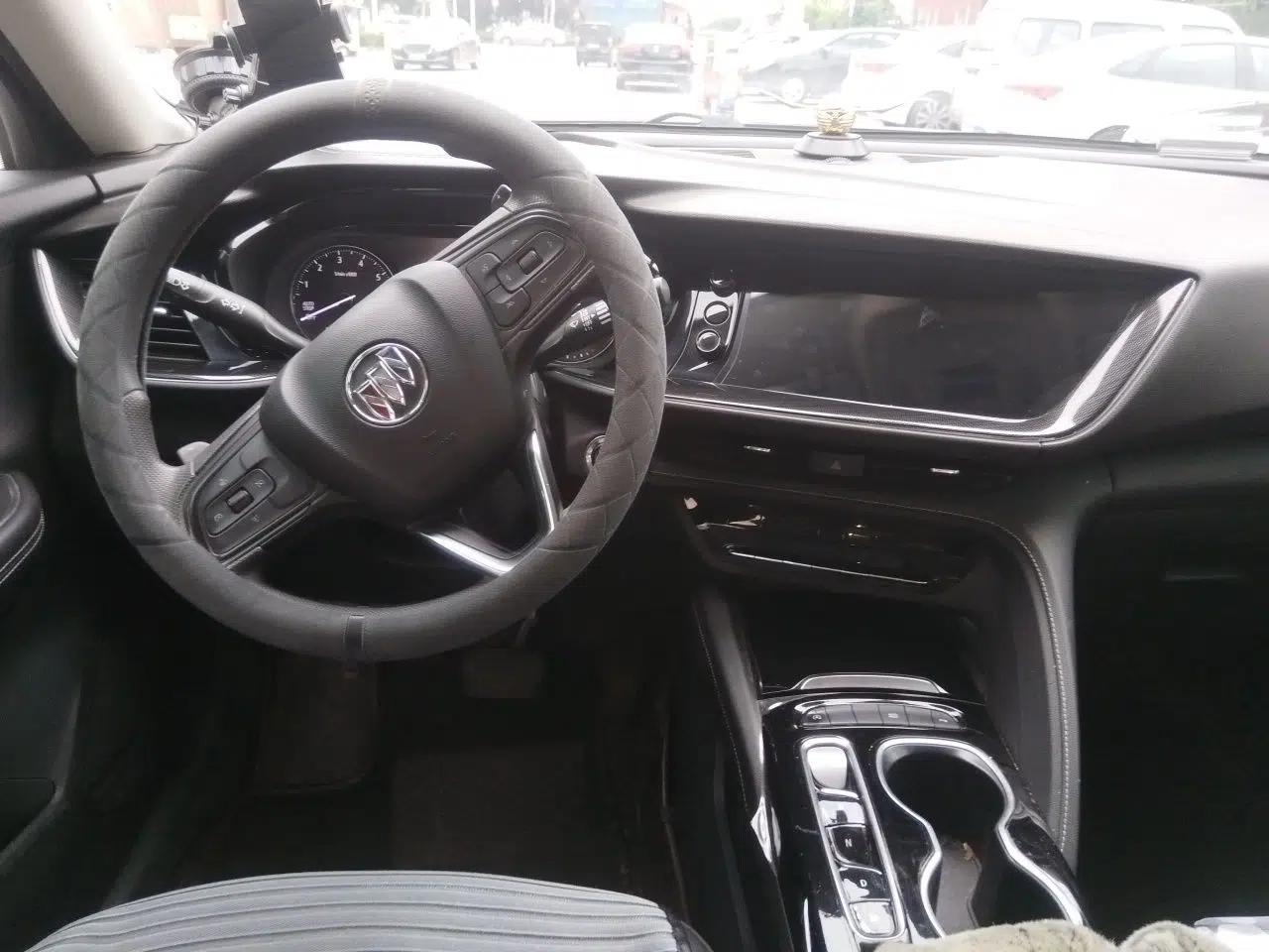 Buick Envision 2020 Onix S 652T Two-Wheel Drive Elite Model — миниатюра 10