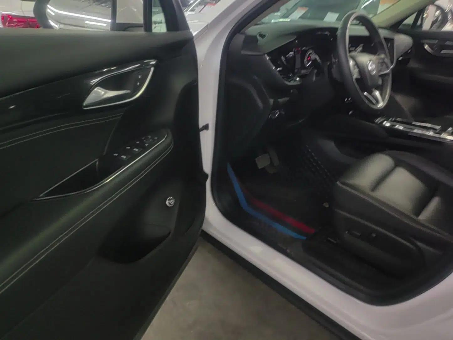 Buick Envision 2022 Encore S 652T Two-Wheel-Drive Luxury Model — миниатюра 18