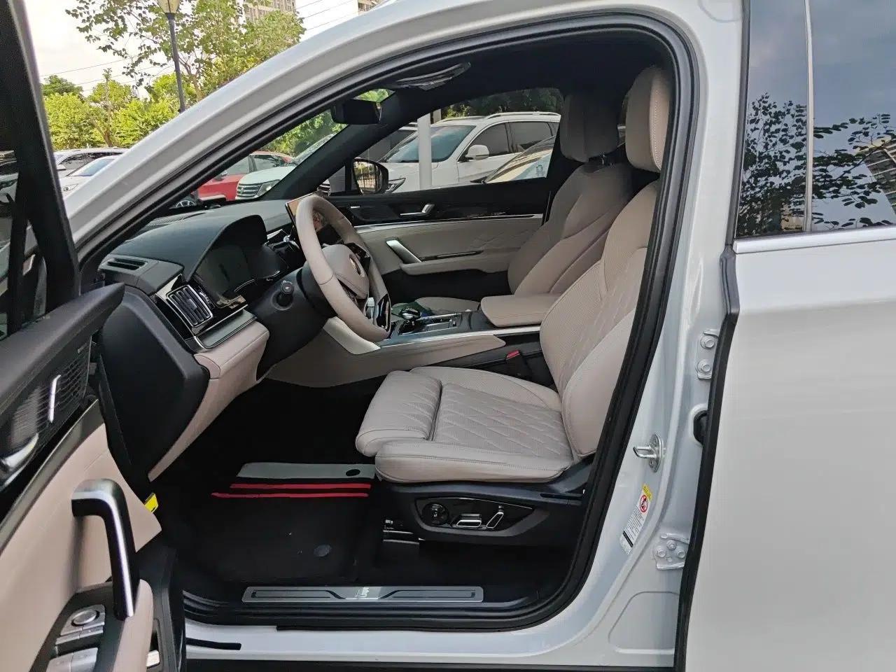 BYD Tang New Energy 2024 DM-i Glory Edition 112KM Flagship Model — миниатюра 15