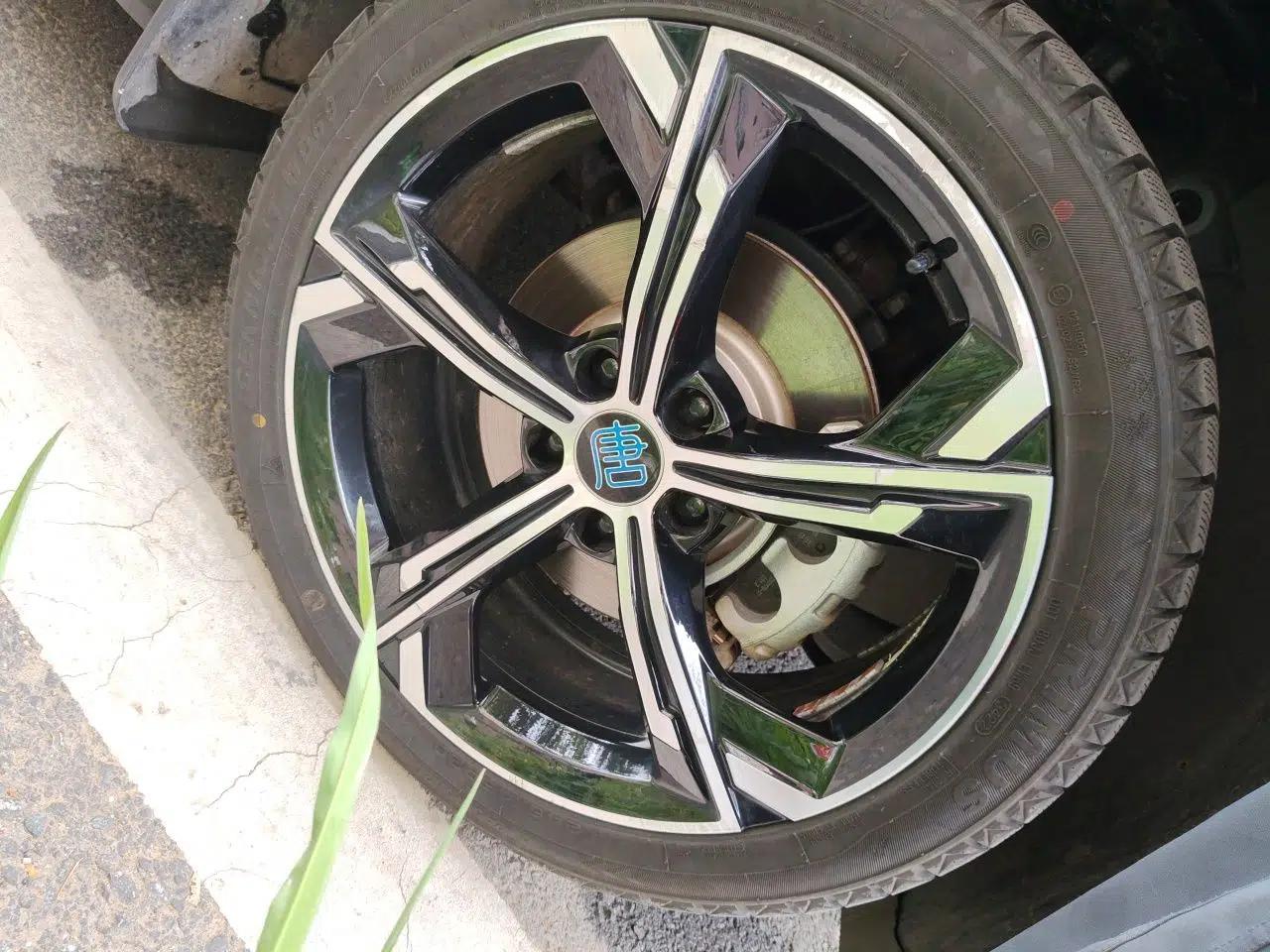 BYD Tang New Energy 2021 DM-i 112KM Prestige Model — миниатюра 8