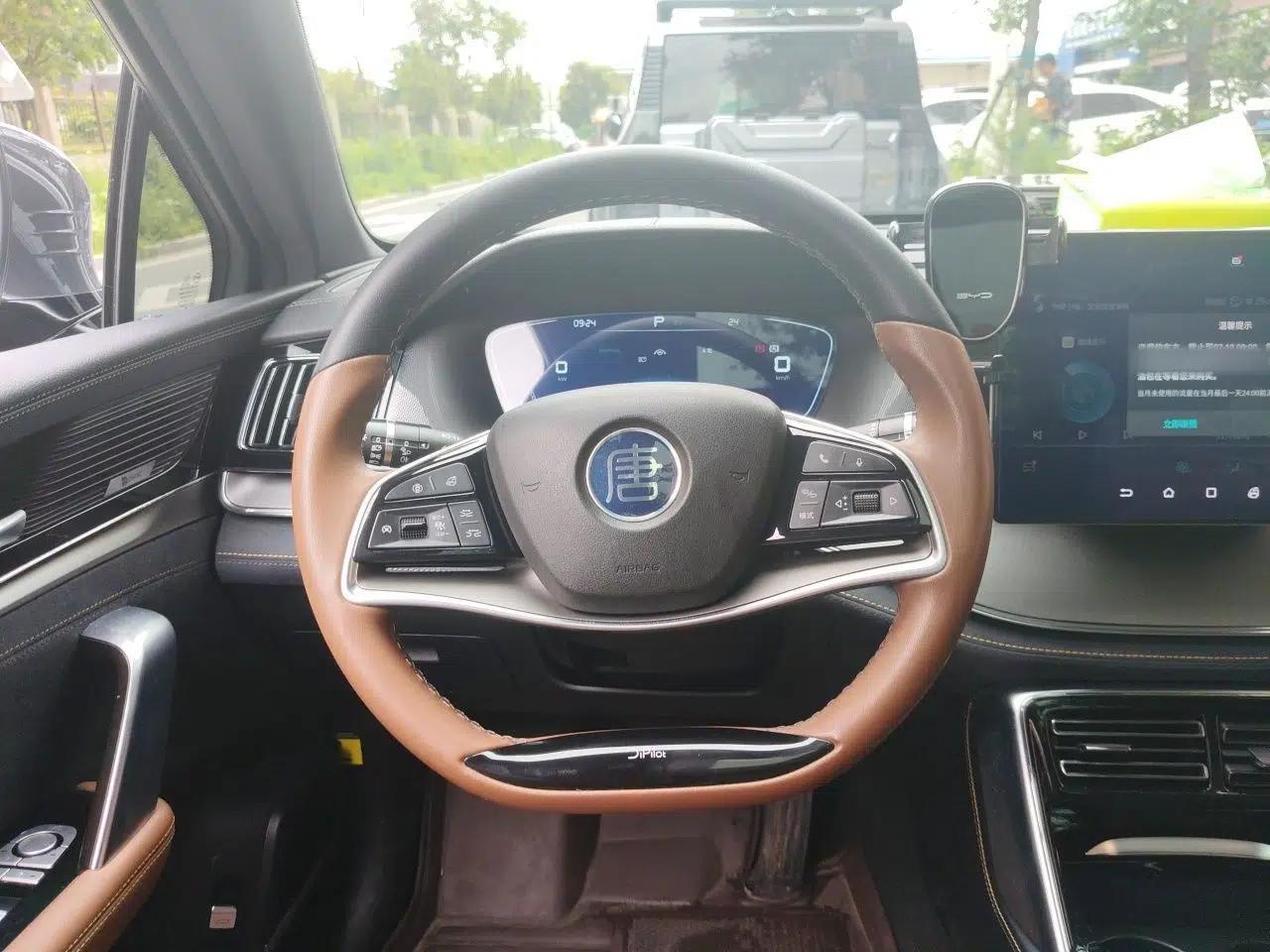 BYD Tang New Energy 2021 DM-i 112KM Prestige Model — миниатюра 10