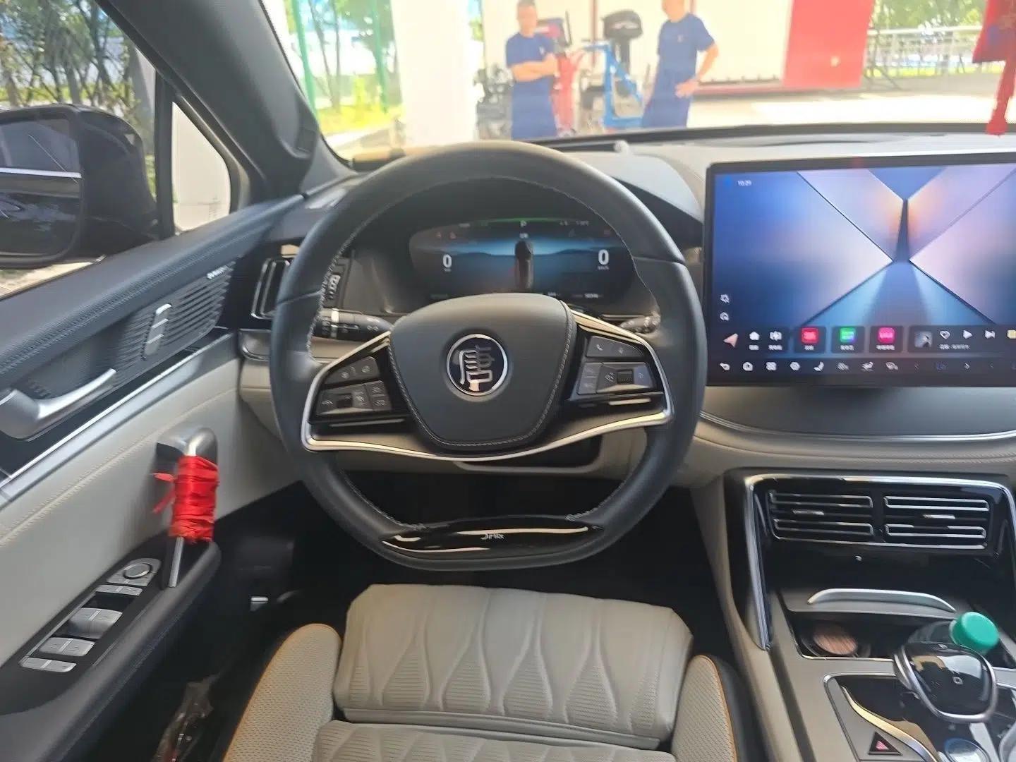 BYD Tang New Energy Panoramic sunroof, all-electric, 6 seats, 600 km range — миниатюра 10