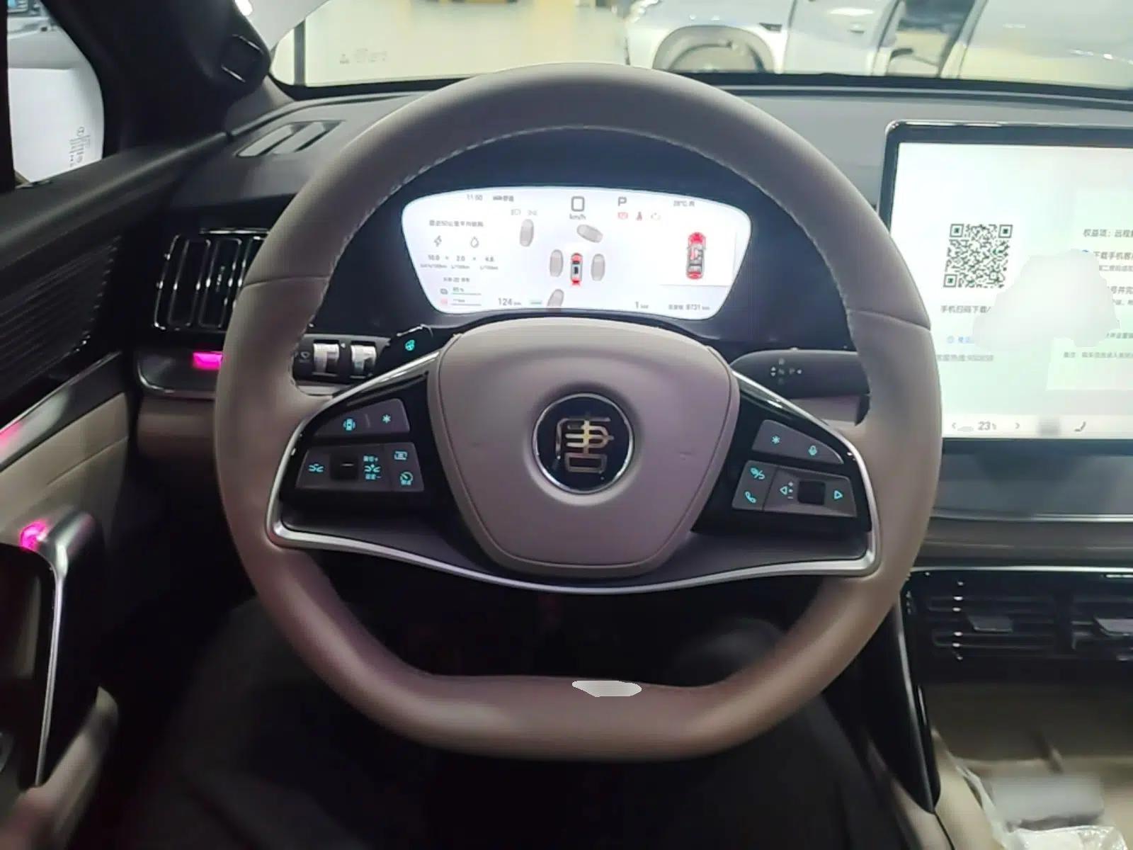 BYD Tang New Energy 2025 Model Smart Drive Version DM-i 175KM Deluxe Version — миниатюра 13