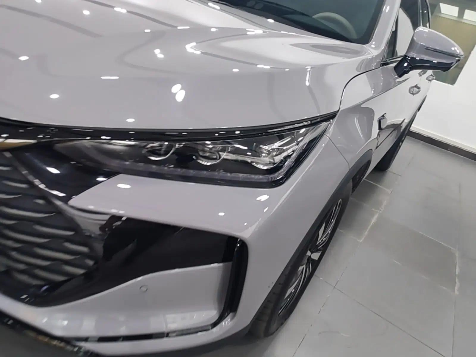 BYD Tang New Energy 2025 Model Smart Drive Version DM-i 175KM Deluxe Version — миниатюра 8