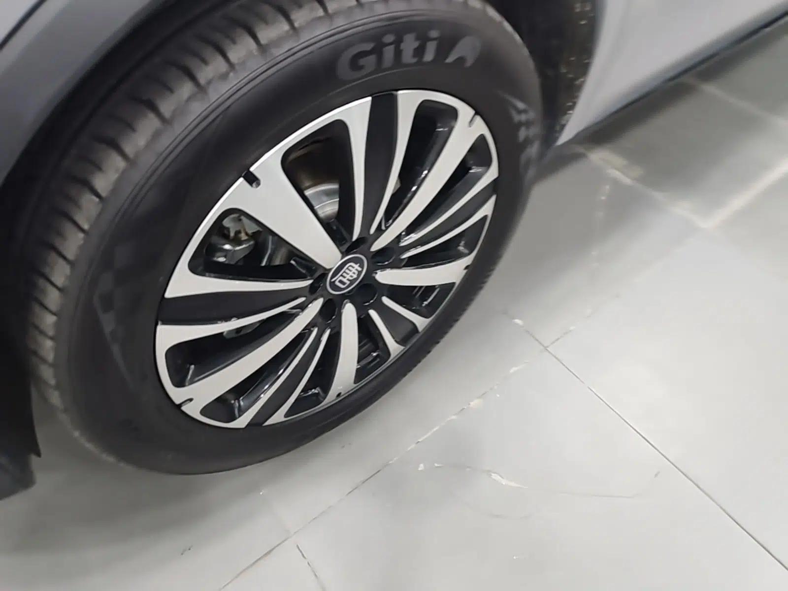 BYD Tang New Energy 2025 Model Smart Drive Version DM-i 175KM Deluxe Version — миниатюра 10