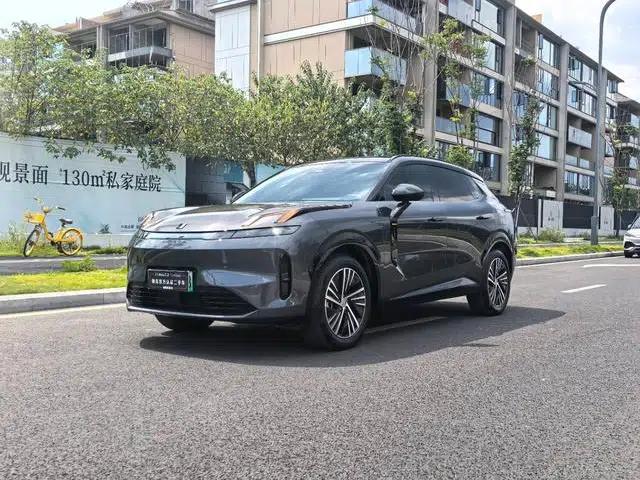 Lynk & Co 08 EM-P 2025 Model 220 AWD Performance Halo