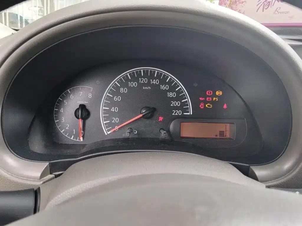Nissan Sunny 2015 1.5XE Manual Comfort Edition — миниатюра 4
