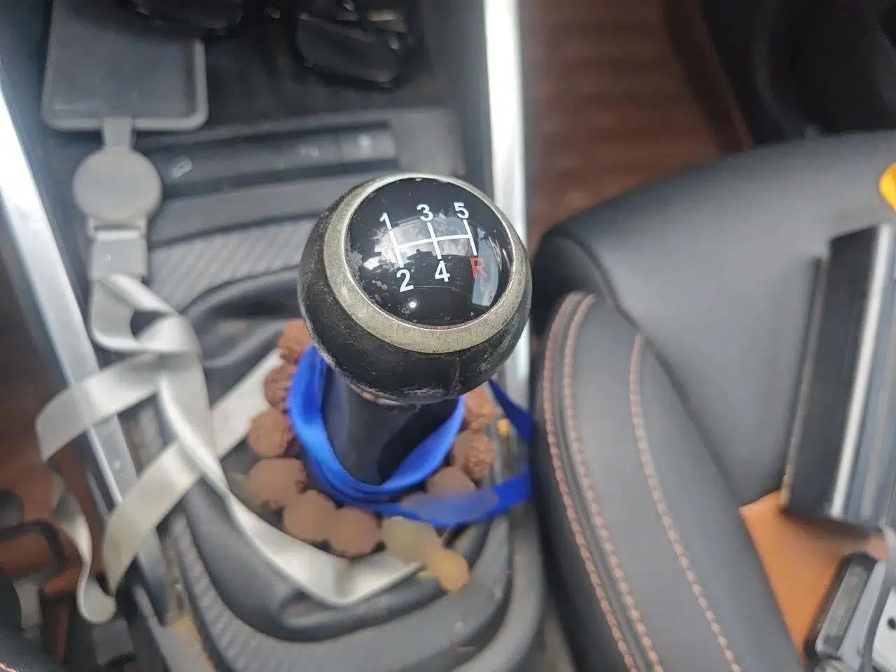 BYD Yuan 2016 1.5L Manual Luxury Version — миниатюра 11