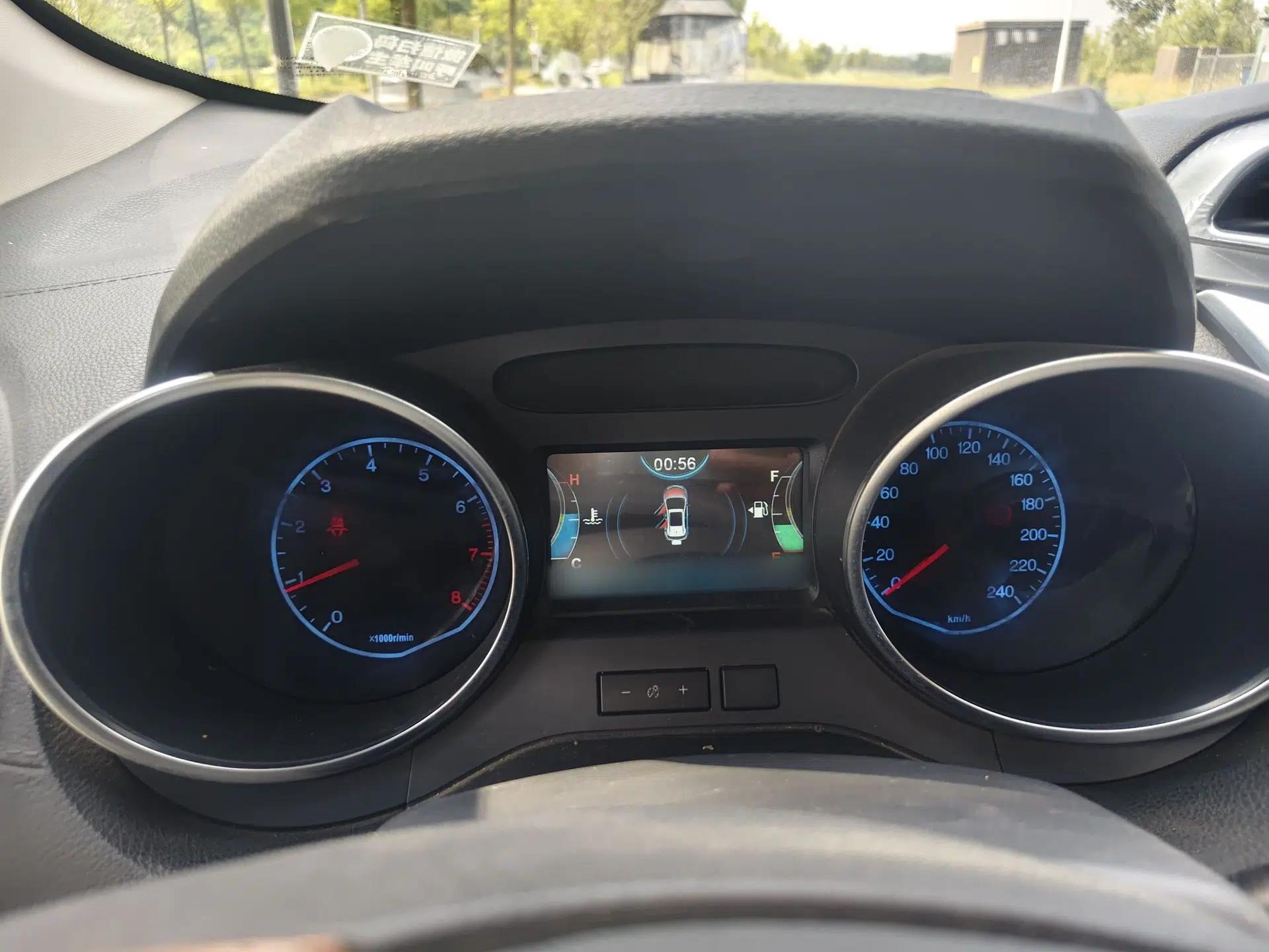 BYD Yuan 2016 1.5L Manual Luxury Version — миниатюра 8